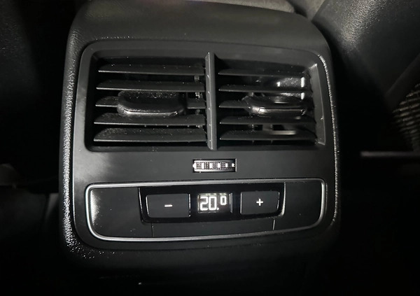 Audi A4 cena 64000 przebieg: 193661, rok produkcji 2016 z Drezdenko małe 301